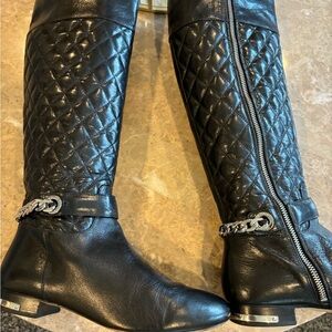 Unique Michael Kors Quilted Boots size 8